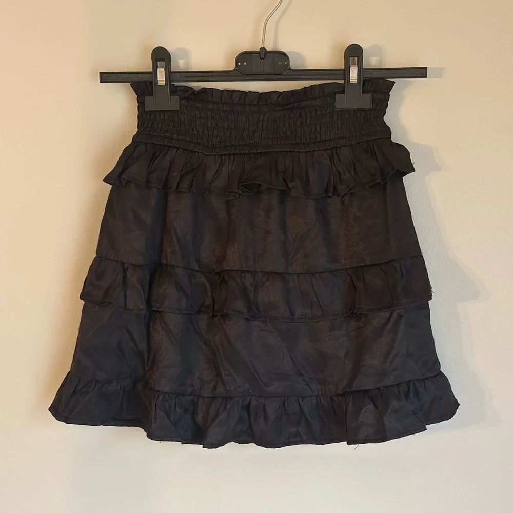 Hayden Girls Shimmery Ruffle Tiered Smocked Waist Skirt Skort Black Size Large